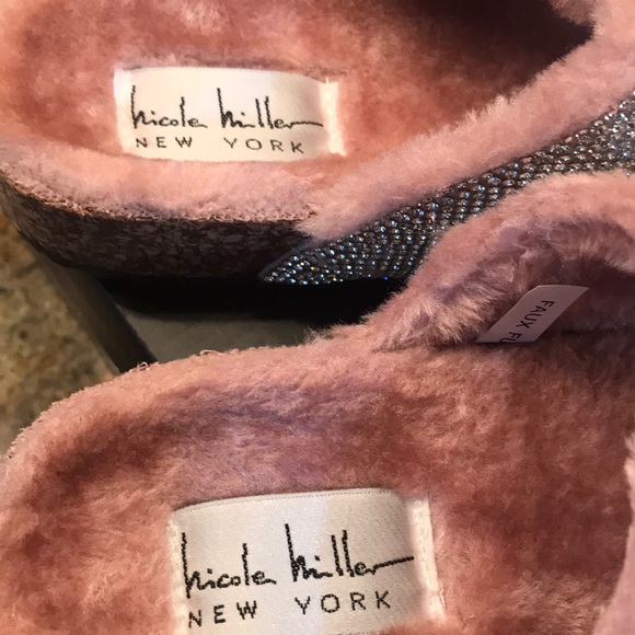 Nicole Miller Faux Fur Sandals - Picture 4 of 6